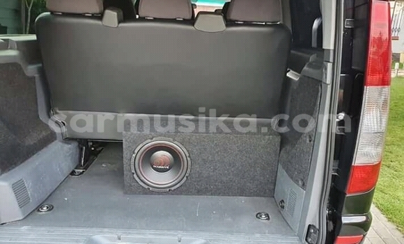 Tenga Tsaru Mercedes‒Benz Vito Nhema Mota in Beitbridge in Matabeleland South Tenga Tsaru Mercedes‒Benz Vito Nhema Mota in Beitbridge in Matabeleland South