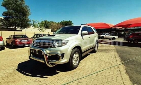 Tenga Tsaru Toyota Fortuner Zvimwe Mota in Beitbridge in Matabeleland South Tenga Tsaru Toyota Fortuner Zvimwe Mota in Beitbridge in Matabeleland South