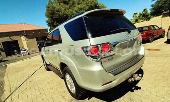 Tenga Tsaru Toyota Fortuner Zvimwe Mota in Beitbridge in Matabeleland South Tenga Tsaru Toyota Fortuner Zvimwe Mota in Beitbridge in Matabeleland South