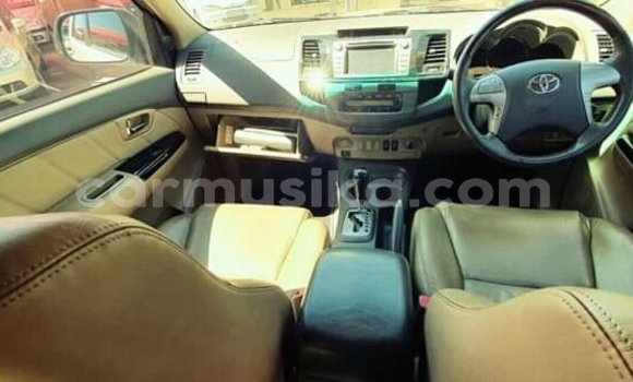 Tenga Tsaru Toyota Fortuner Zvimwe Mota in Beitbridge in Matabeleland South Tenga Tsaru Toyota Fortuner Zvimwe Mota in Beitbridge in Matabeleland South