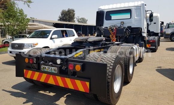 Acheter Occasion Utilitaire Nissan UD Blanc à Harare, Harare Acheter Occasion Utilitaire Nissan UD Blanc à Harare, Harare