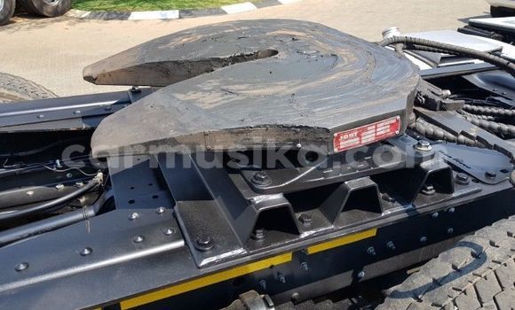 Acheter Occasion Utilitaire Nissan UD Blanc à Harare, Harare Acheter Occasion Utilitaire Nissan UD Blanc à Harare, Harare