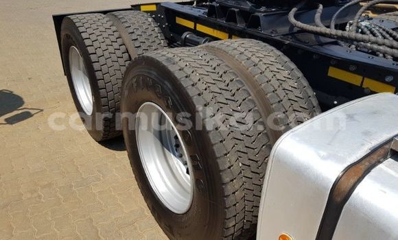 Acheter Occasion Utilitaire Nissan UD Blanc à Harare, Harare Acheter Occasion Utilitaire Nissan UD Blanc à Harare, Harare