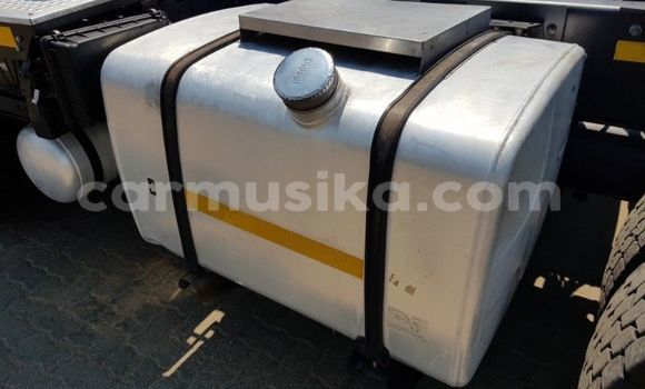 Acheter Occasion Utilitaire Nissan UD Blanc à Harare, Harare Acheter Occasion Utilitaire Nissan UD Blanc à Harare, Harare