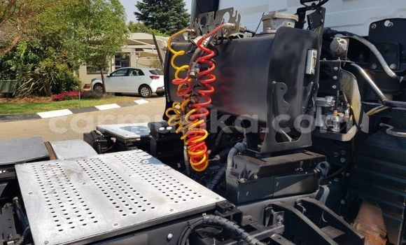 Acheter Occasion Utilitaire Nissan UD Blanc à Harare, Harare Acheter Occasion Utilitaire Nissan UD Blanc à Harare, Harare