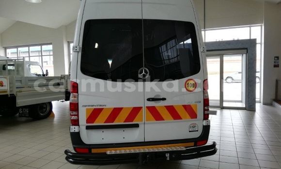 Acheter Occasion Utilitaire Mercedes‒Benz MB100 Blanc à Harare, Harare Acheter Occasion Utilitaire Mercedes‒Benz MB100 Blanc à Harare, Harare