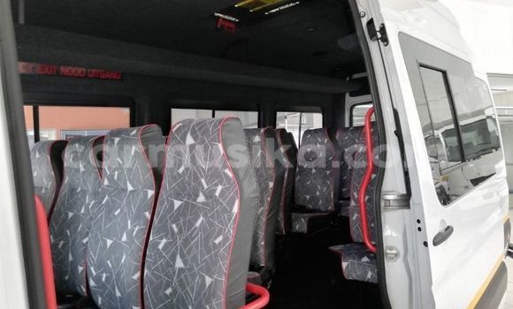 Acheter Occasion Utilitaire Mercedes‒Benz MB100 Blanc à Harare, Harare Acheter Occasion Utilitaire Mercedes‒Benz MB100 Blanc à Harare, Harare