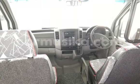 Acheter Occasion Utilitaire Mercedes‒Benz MB100 Blanc à Harare, Harare Acheter Occasion Utilitaire Mercedes‒Benz MB100 Blanc à Harare, Harare