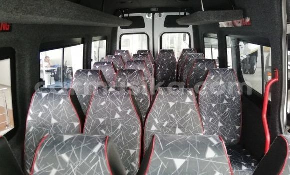 Acheter Occasion Utilitaire Mercedes‒Benz MB100 Blanc à Harare, Harare Acheter Occasion Utilitaire Mercedes‒Benz MB100 Blanc à Harare, Harare