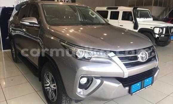 Acheter Occasion Voiture Toyota Fortuner Gris à Harare, Harare Acheter Occasion Voiture Toyota Fortuner Gris à Harare, Harare