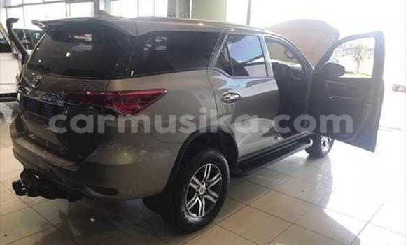 Acheter Occasion Voiture Toyota Fortuner Gris à Harare, Harare Acheter Occasion Voiture Toyota Fortuner Gris à Harare, Harare