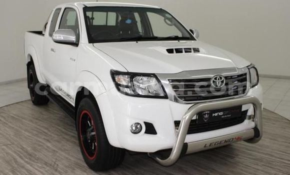 Buy Used Toyota Hilux White Car in Beitbridge in Matabeleland South Buy Used Toyota Hilux White Car in Beitbridge in Matabeleland South