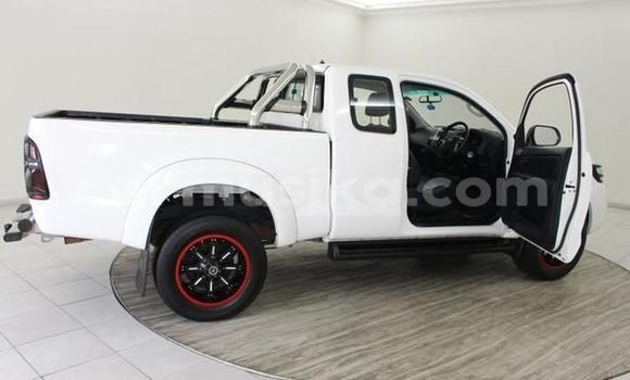 Buy Used Toyota Hilux White Car in Beitbridge in Matabeleland South Buy Used Toyota Hilux White Car in Beitbridge in Matabeleland South