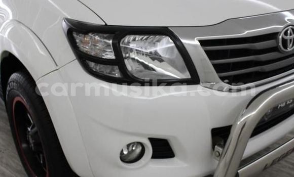 Buy Used Toyota Hilux White Car in Beitbridge in Matabeleland South Buy Used Toyota Hilux White Car in Beitbridge in Matabeleland South