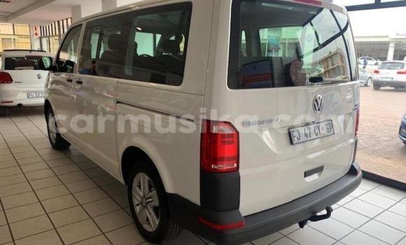 Buy Used Volkswagen Transporter White Car in Beitbridge in Matabeleland South Buy Used Volkswagen Transporter White Car in Beitbridge in Matabeleland South