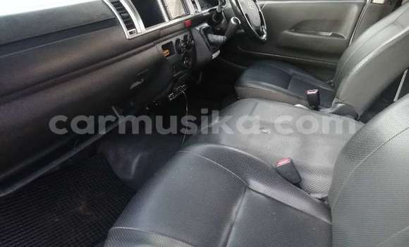 Nunua Ilio tumika Toyota Hiace Nyeupe Gari ndani ya Beitbridge nchini Matabeleland Kusini Nunua Ilio tumika Toyota Hiace Nyeupe Gari ndani ya Beitbridge nchini Matabeleland Kusini