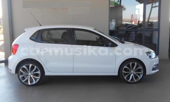 Nunua Ilio tumika Volkswagen Polo Nyeupe Gari ndani ya Belvedere nchini Harare Nunua Ilio tumika Volkswagen Polo Nyeupe Gari ndani ya Belvedere nchini Harare