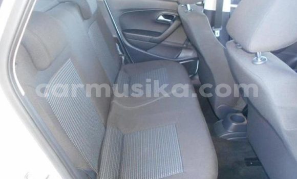 Nunua Ilio tumika Volkswagen Polo Nyeupe Gari ndani ya Belvedere nchini Harare Nunua Ilio tumika Volkswagen Polo Nyeupe Gari ndani ya Belvedere nchini Harare