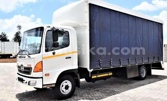 Buy Used Hino 300 Series Other Truck in Beitbridge in Matabeleland South Buy Used Hino 300 Series Other Truck in Beitbridge in Matabeleland South