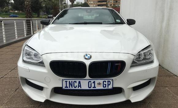 Acheter Occasion Voiture BMW M6 Blanc à Beitbridge, Matabeleland South Acheter Occasion Voiture BMW M6 Blanc à Beitbridge, Matabeleland South