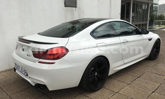 Acheter Occasion Voiture BMW M6 Blanc à Beitbridge, Matabeleland South Acheter Occasion Voiture BMW M6 Blanc à Beitbridge, Matabeleland South
