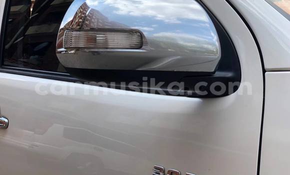 Tenga Tsaru Toyota Hilux Chena Mota in Harare in Harare Tenga Tsaru Toyota Hilux Chena Mota in Harare in Harare