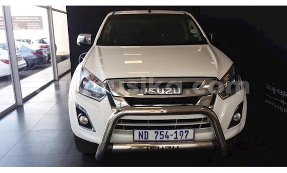 Tenga Tsaru Isuzu KB Chena Mota in Beitbridge in Matabeleland South Tenga Tsaru Isuzu KB Chena Mota in Beitbridge in Matabeleland South