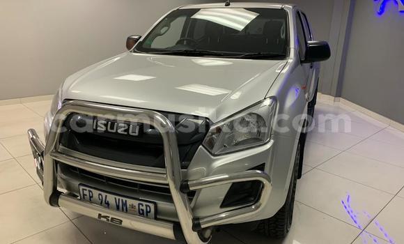 Acheter Occasion Voiture Isuzu KB Gris à Beitbridge, Matabeleland South Acheter Occasion Voiture Isuzu KB Gris à Beitbridge, Matabeleland South