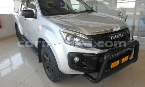 Buy Used Isuzu KB Silver Car in Beitbridge in Matabeleland South Buy Used Isuzu KB Silver Car in Beitbridge in Matabeleland South