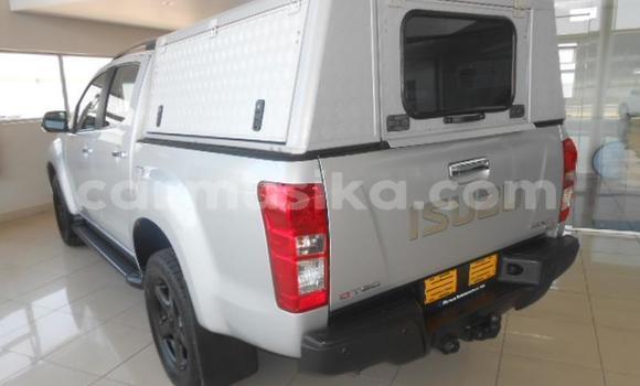 Buy Used Isuzu KB Silver Car in Beitbridge in Matabeleland South Buy Used Isuzu KB Silver Car in Beitbridge in Matabeleland South