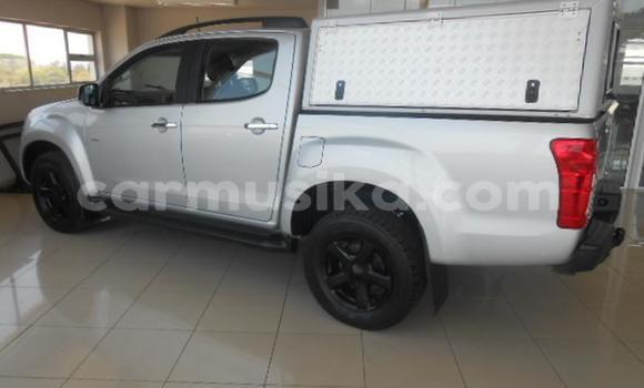 Buy Used Isuzu KB Silver Car in Beitbridge in Matabeleland South Buy Used Isuzu KB Silver Car in Beitbridge in Matabeleland South