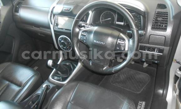 Buy Used Isuzu KB Silver Car in Beitbridge in Matabeleland South Buy Used Isuzu KB Silver Car in Beitbridge in Matabeleland South