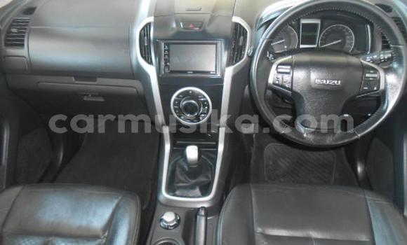 Buy Used Isuzu KB Silver Car in Beitbridge in Matabeleland South Buy Used Isuzu KB Silver Car in Beitbridge in Matabeleland South