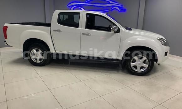 Buy Used Isuzu KB White Car in Beitbridge in Matabeleland South Buy Used Isuzu KB White Car in Beitbridge in Matabeleland South