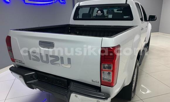 Buy Used Isuzu KB White Car in Beitbridge in Matabeleland South Buy Used Isuzu KB White Car in Beitbridge in Matabeleland South