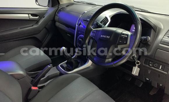 Buy Used Isuzu KB White Car in Beitbridge in Matabeleland South Buy Used Isuzu KB White Car in Beitbridge in Matabeleland South