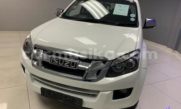 Buy Used Isuzu KB White Car in Beitbridge in Matabeleland South Buy Used Isuzu KB White Car in Beitbridge in Matabeleland South