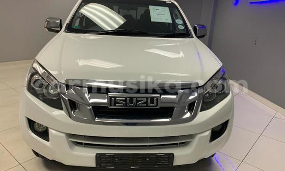Buy Used Isuzu KB White Car in Beitbridge in Matabeleland South Buy Used Isuzu KB White Car in Beitbridge in Matabeleland South