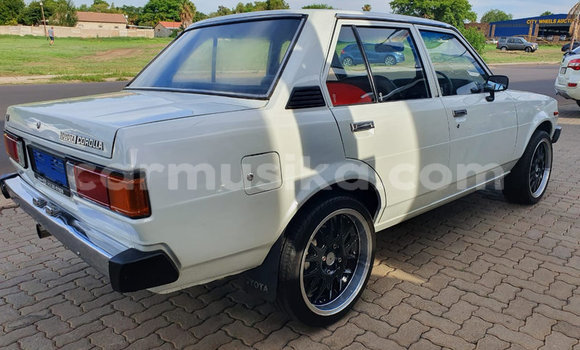 Acheter Import Voiture Toyota Corolla Blanc à Beitbridge, Matabeleland South Acheter Import Voiture Toyota Corolla Blanc à Beitbridge, Matabeleland South