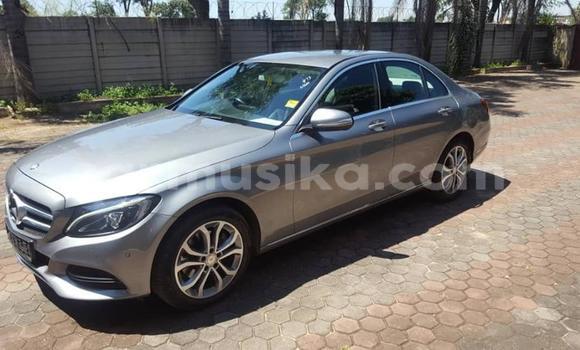 Tenga Tsaru Mercedes‒Benz C-klasse Sirivha Mota in Harare in Harare Tenga Tsaru Mercedes‒Benz C-klasse Sirivha Mota in Harare in Harare