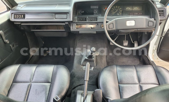 Acheter Import Voiture Toyota Corolla Blanc à Beitbridge, Matabeleland South Acheter Import Voiture Toyota Corolla Blanc à Beitbridge, Matabeleland South