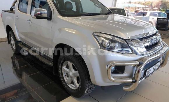 Buy Used Isuzu KB Silver Car in Beitbridge in Matabeleland South Buy Used Isuzu KB Silver Car in Beitbridge in Matabeleland South
