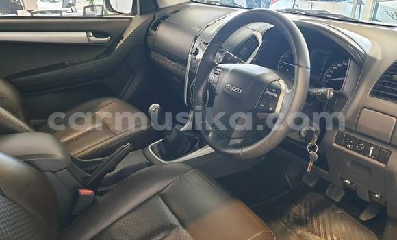 Buy Used Isuzu KB Silver Car in Beitbridge in Matabeleland South Buy Used Isuzu KB Silver Car in Beitbridge in Matabeleland South