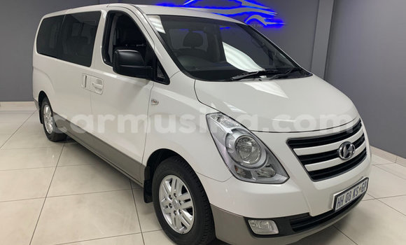 Buy Used Hyundai H1 White Car in Beitbridge in Matabeleland South Buy Used Hyundai H1 White Car in Beitbridge in Matabeleland South