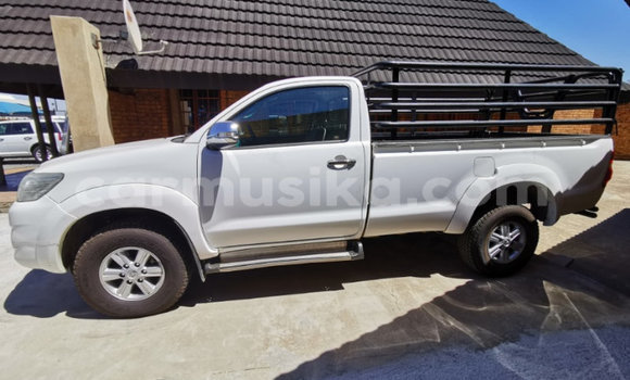 Acheter Occasion Voiture Toyota Hilux Blanc à Beitbridge, Matabeleland South Acheter Occasion Voiture Toyota Hilux Blanc à Beitbridge, Matabeleland South