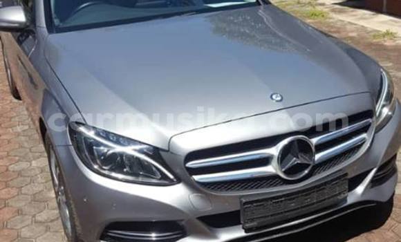 Tenga Tsaru Mercedes‒Benz C-klasse Sirivha Mota in Harare in Harare Tenga Tsaru Mercedes‒Benz C-klasse Sirivha Mota in Harare in Harare
