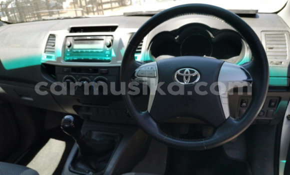 Acheter Occasion Voiture Toyota Hilux Blanc à Beitbridge, Matabeleland South Acheter Occasion Voiture Toyota Hilux Blanc à Beitbridge, Matabeleland South