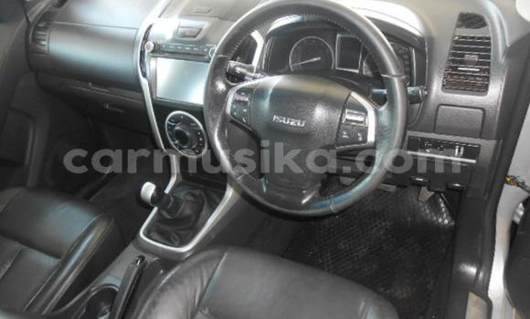 Tenga Tsaru Isuzu KB Sirivha Mota in Beitbridge in Matabeleland South Tenga Tsaru Isuzu KB Sirivha Mota in Beitbridge in Matabeleland South