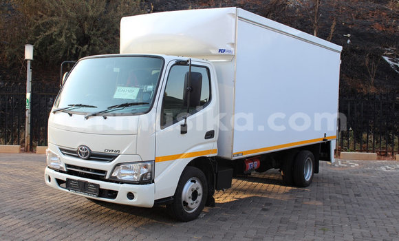 Acheter Occasion Utilitaire Toyota Dyna Blanc à Beitbridge, Matabeleland South Acheter Occasion Utilitaire Toyota Dyna Blanc à Beitbridge, Matabeleland South