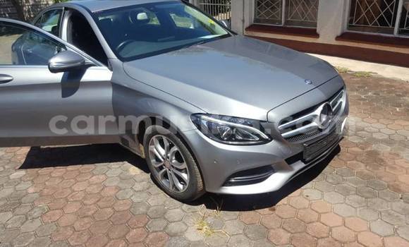 Tenga Tsaru Mercedes‒Benz C-klasse Sirivha Mota in Harare in Harare Tenga Tsaru Mercedes‒Benz C-klasse Sirivha Mota in Harare in Harare